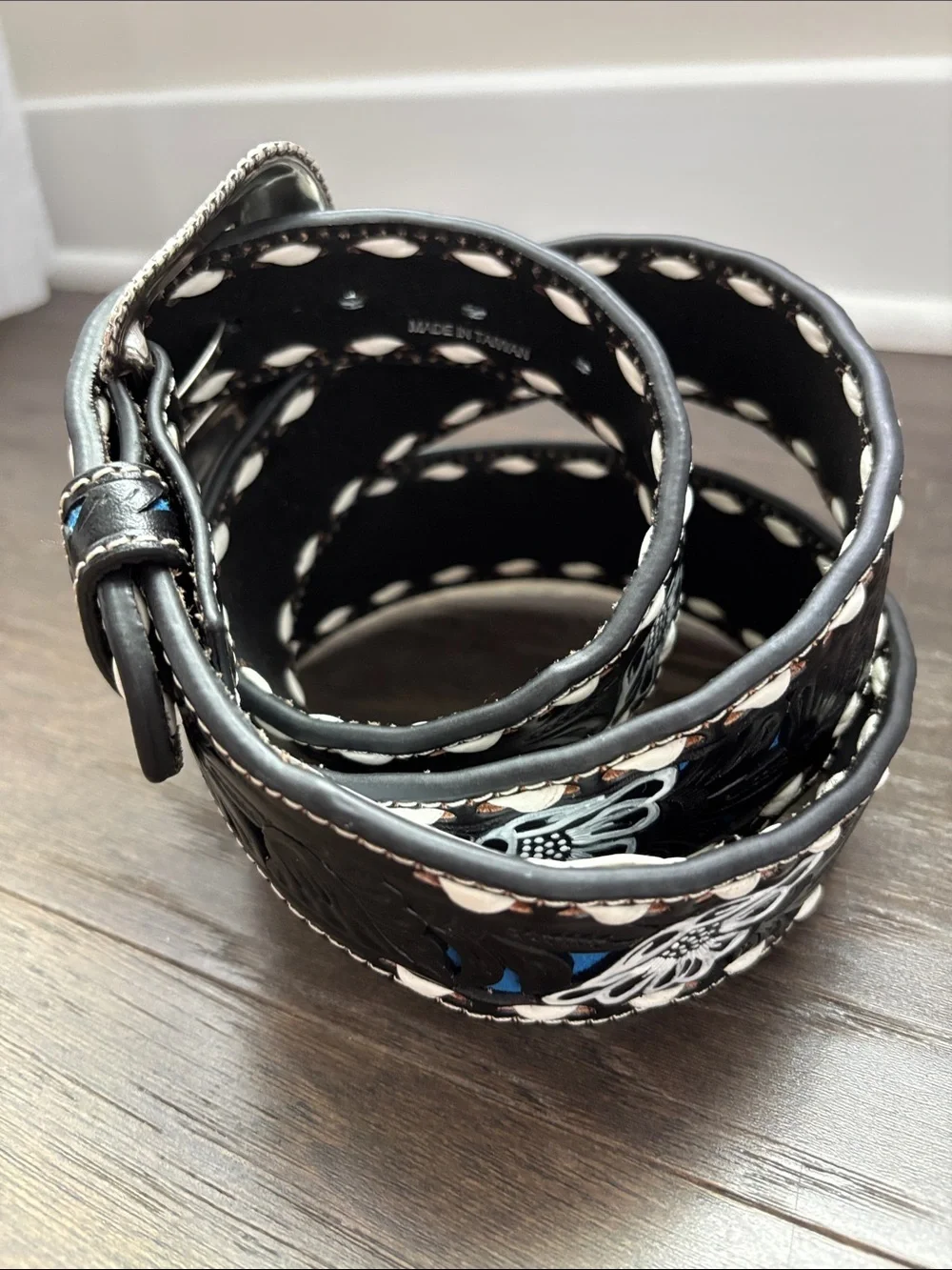 Nocona Genuine Tooled leather,removable silvertone buckle,floral,stitch,Western